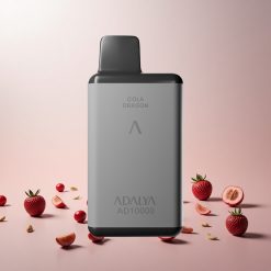 Adalya AD 10000 Puffs Engangs Vape Lady Killer (Rumgrå) Adalya AD 10000 Puffs Engangs Vape Funktioner: Farve: Rumgrå Mundstykke & bundplast: PC Design: Sandblæstet gummilak, blå lys i bunden, aluminiumsrør, med ADALYA original e-væske Logo: Silketryk Puffs: 10.000 puffs Genopladelig: USB-C E-væske: 14 ml Nikotinniveau: 2% Batteri: 650 mAh